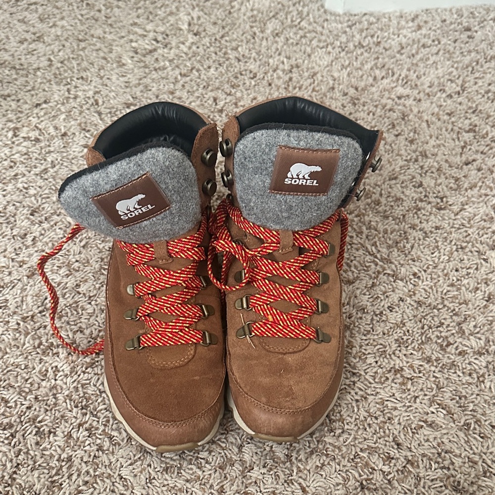 Sorel Brown Suede Lace-Up Boots with Red and Yellow Laces